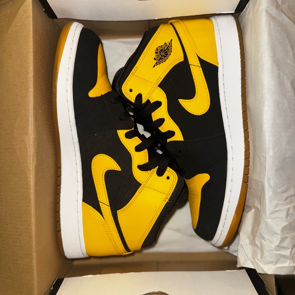 Nike Air Jordan 1 mid BG